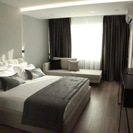 L'Hotel Tirana Exteriör bild
