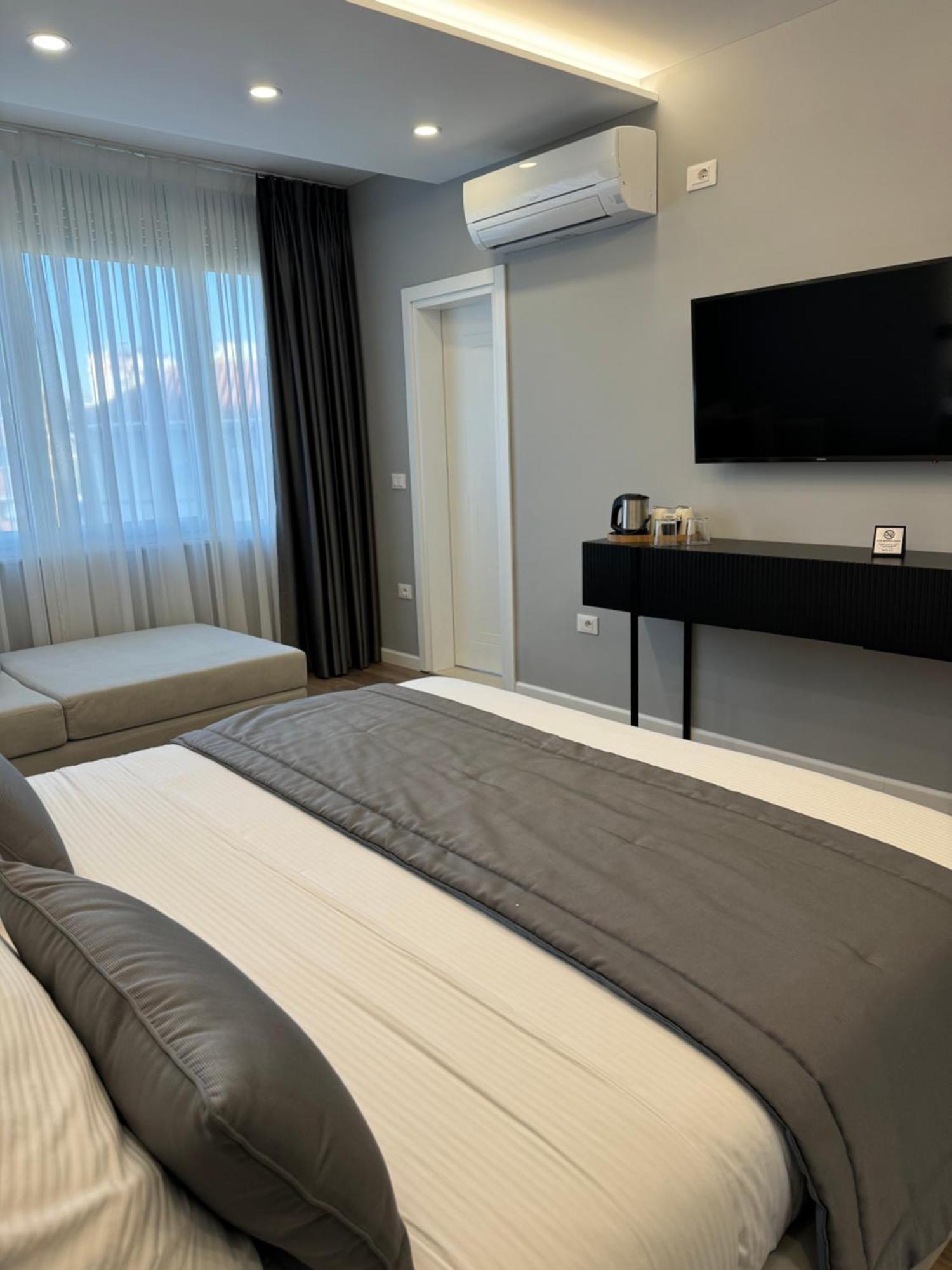 L'Hotel Tirana Exteriör bild